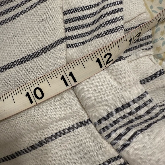 Striped Old Navy High-Waisted Linen-Blend Cropped Wide-Leg Pants Medium - Picture 6 of 10